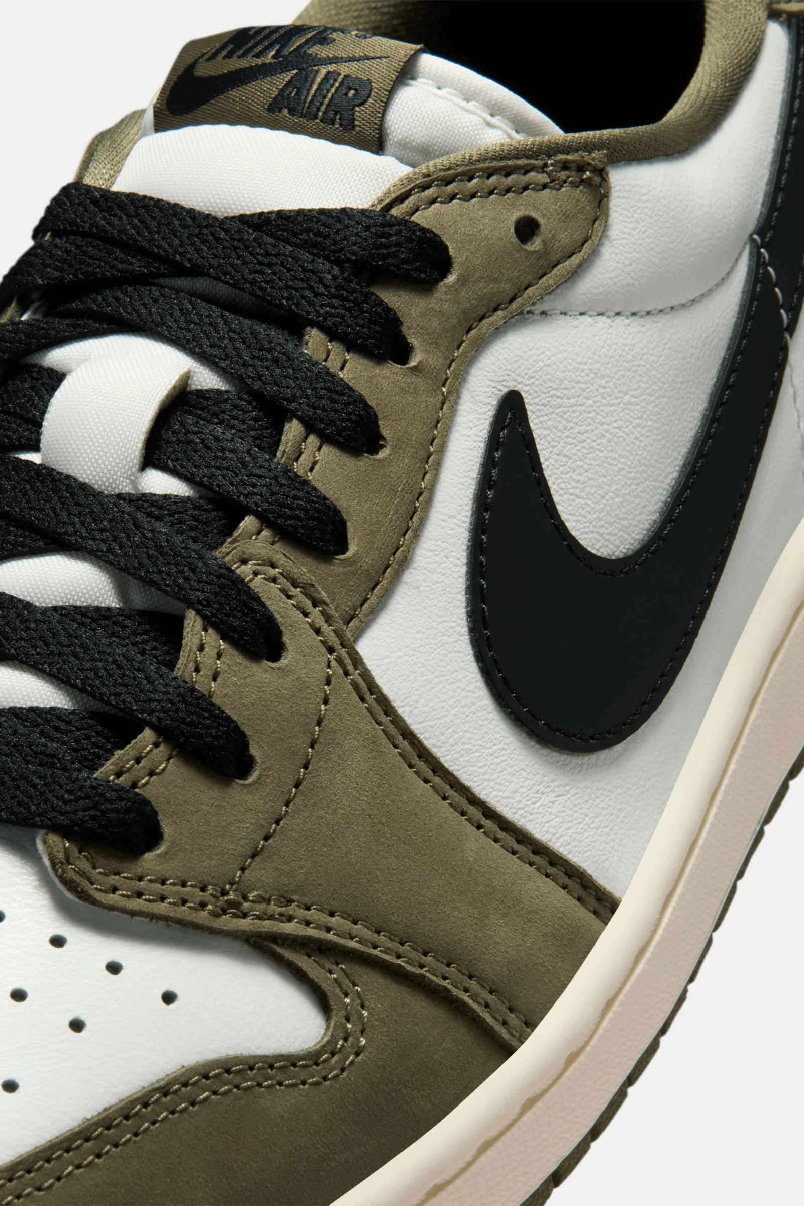 Air Jordan 1 Retro Low OG "Medium Olive" - Image 6