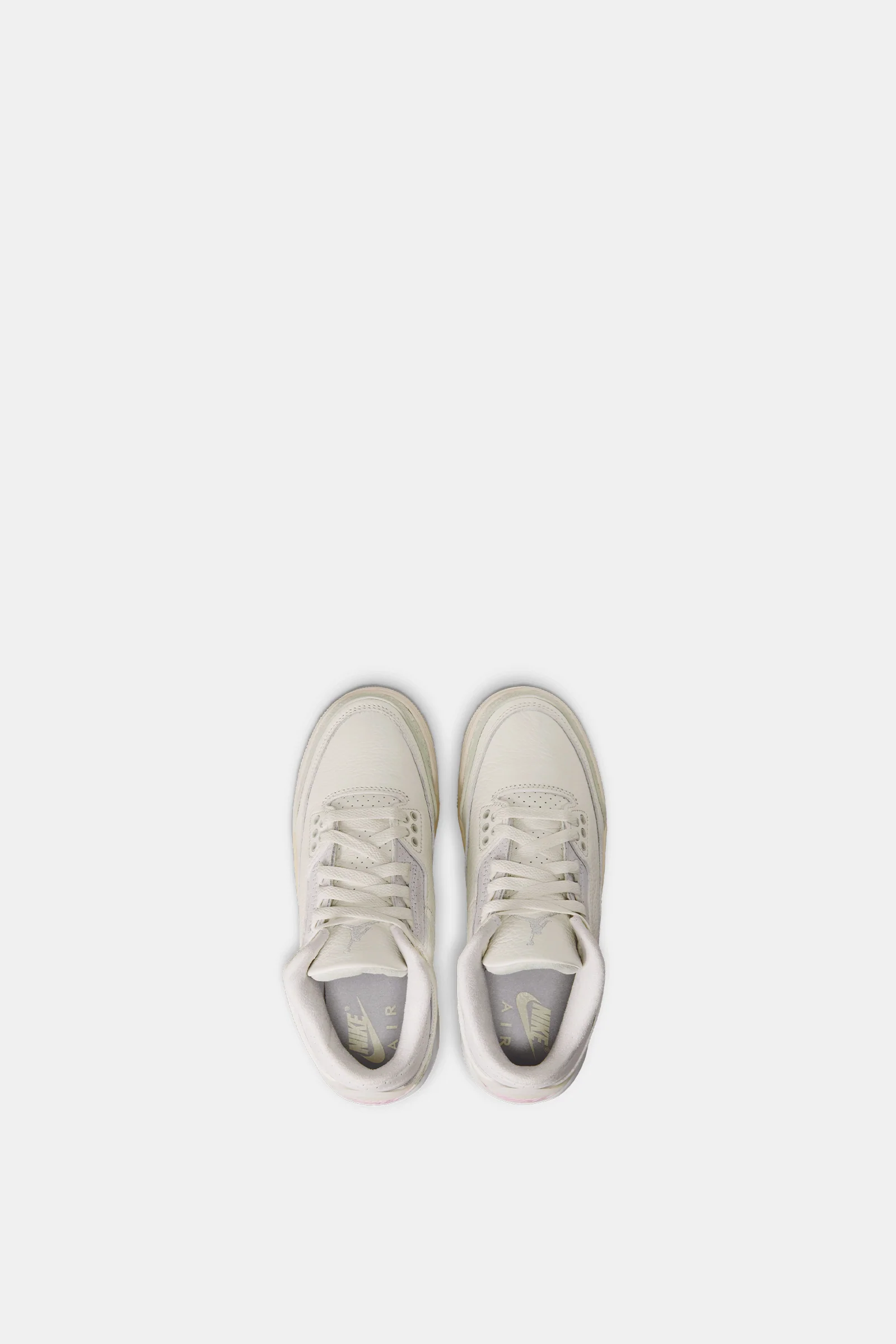 Air Jordan 3 Retro (GS) - Image 3