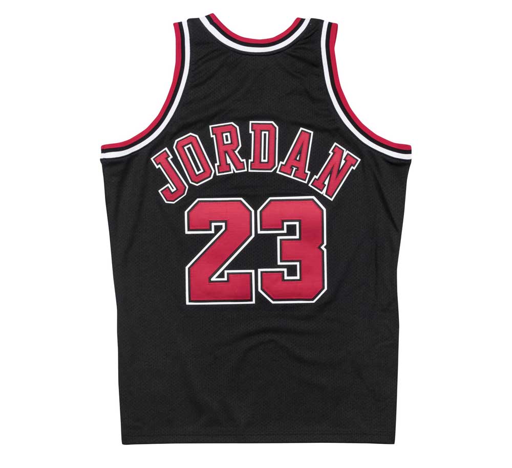 AUTHENTIC JERSEY CHICAGO BULLS ALTERNATE 1997-98 MICHAEL JORDAN - Image 2