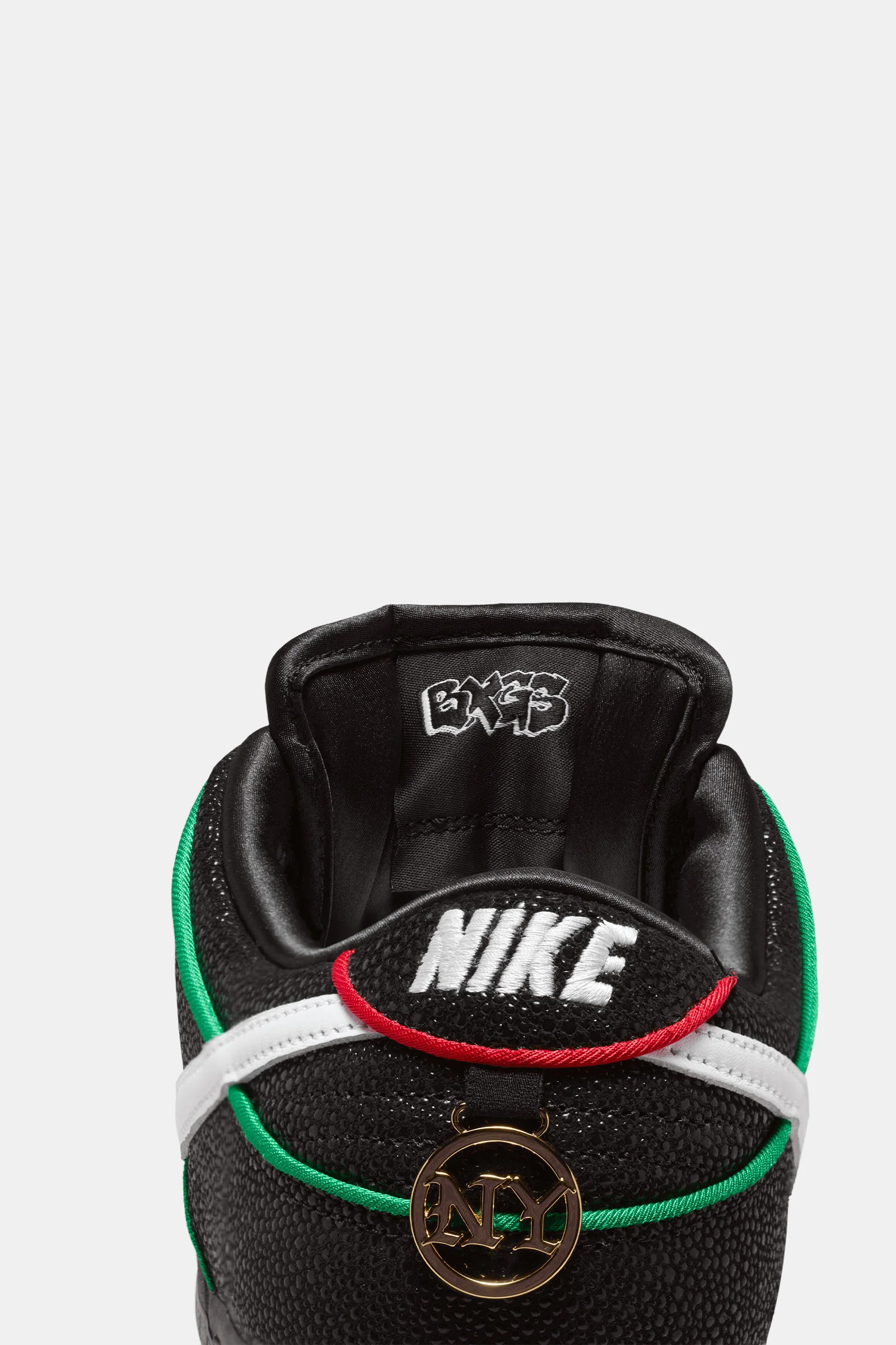 Nike SB Dunk Low Pro x Bronx Girls Skate - Image 8