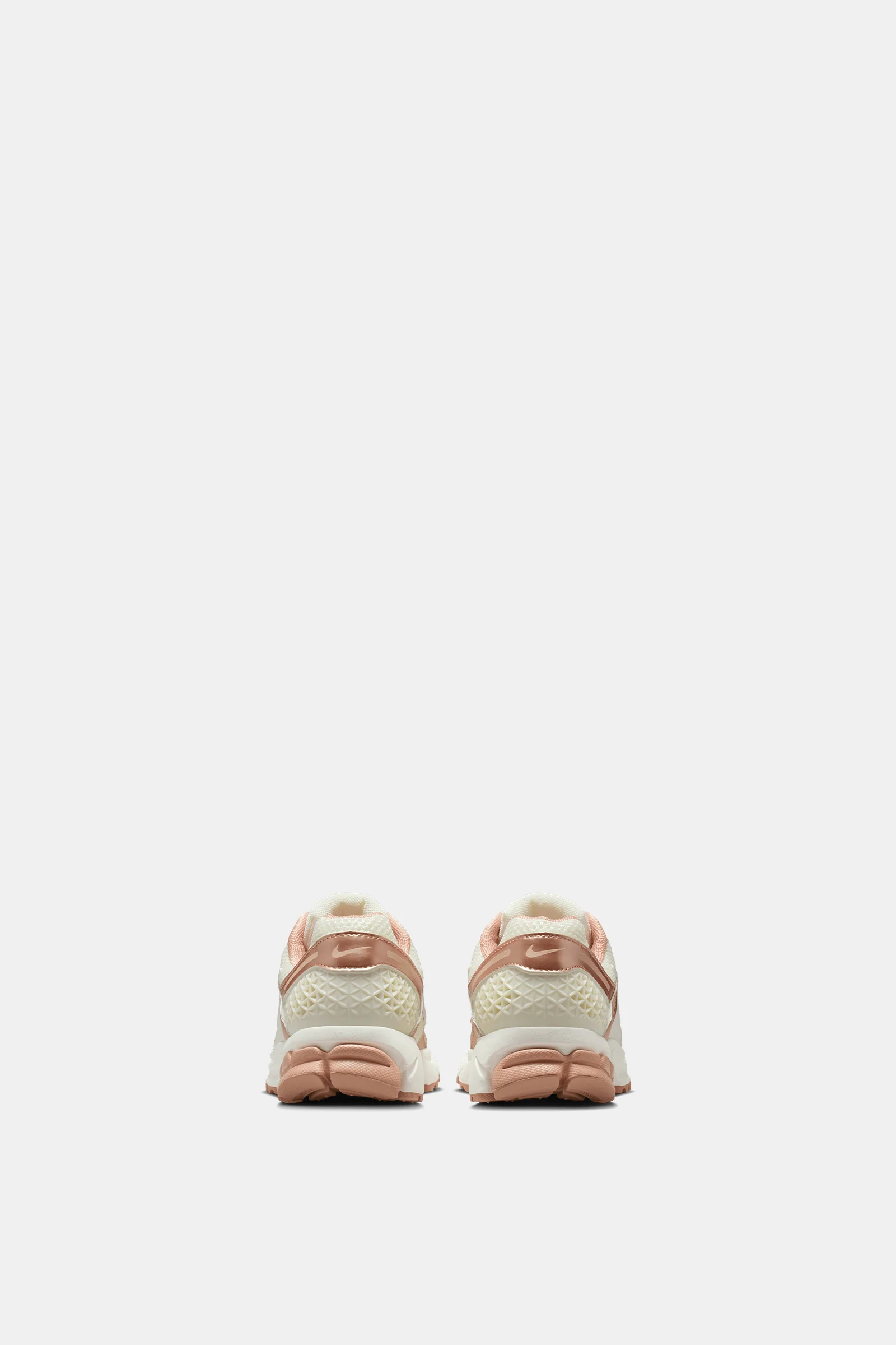 Women's Nike Vomero 5 - Image 4